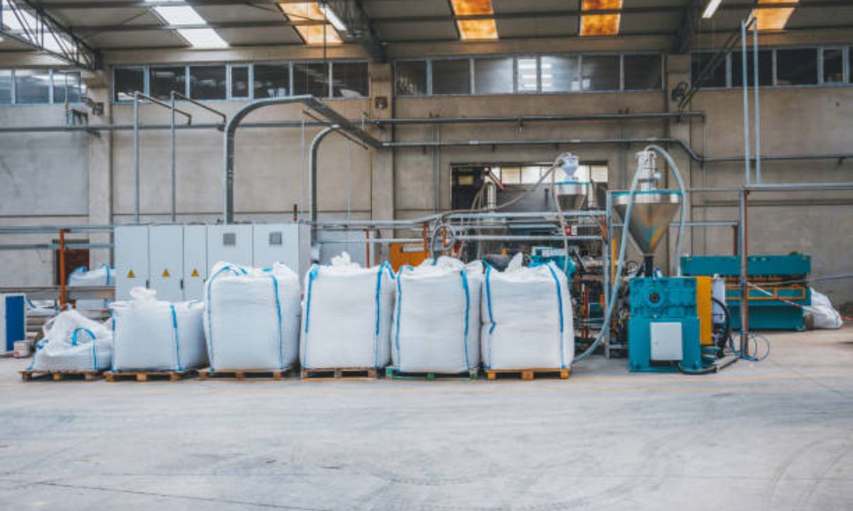 Read more about the article <strong>Common Uses of FIBC Bags in Different Industries: A Closer Look</strong>